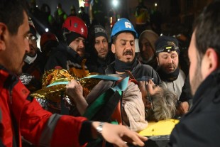 A 77- time-old woman was saved alive 212 hours after the earthquake in Turkey