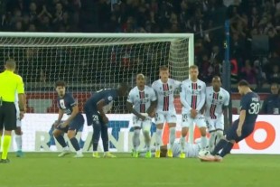 PSG returned to victory after Messi's free-kick, Neymar left the field on a stretcher